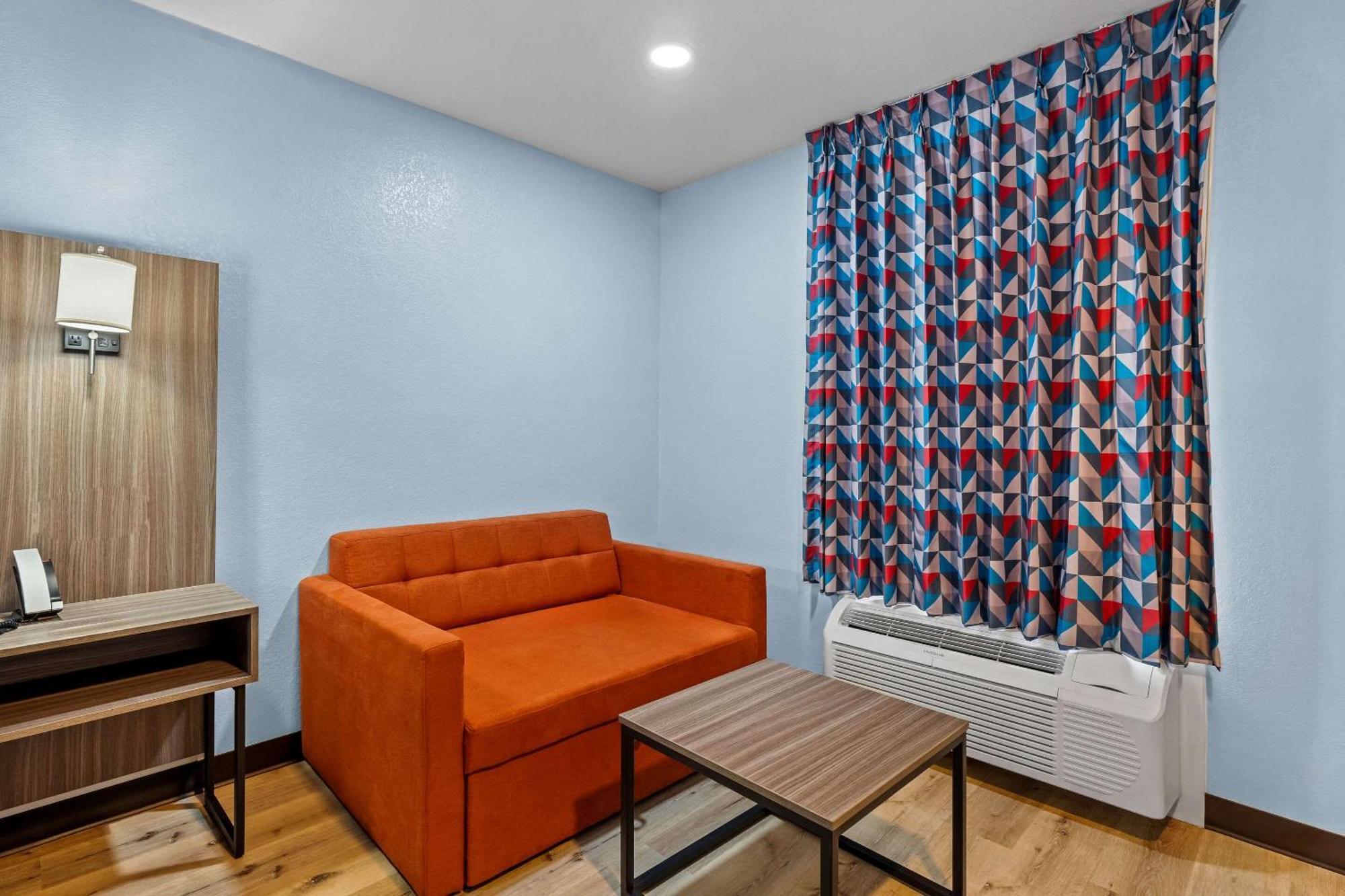 Rodeway Inn & Suites Брукхейвън Екстериор снимка